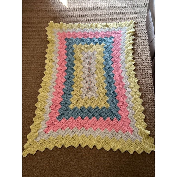 Vintage Handmade Baby Crocheted Knitted Afghan Blanket - Picture 2 of 4